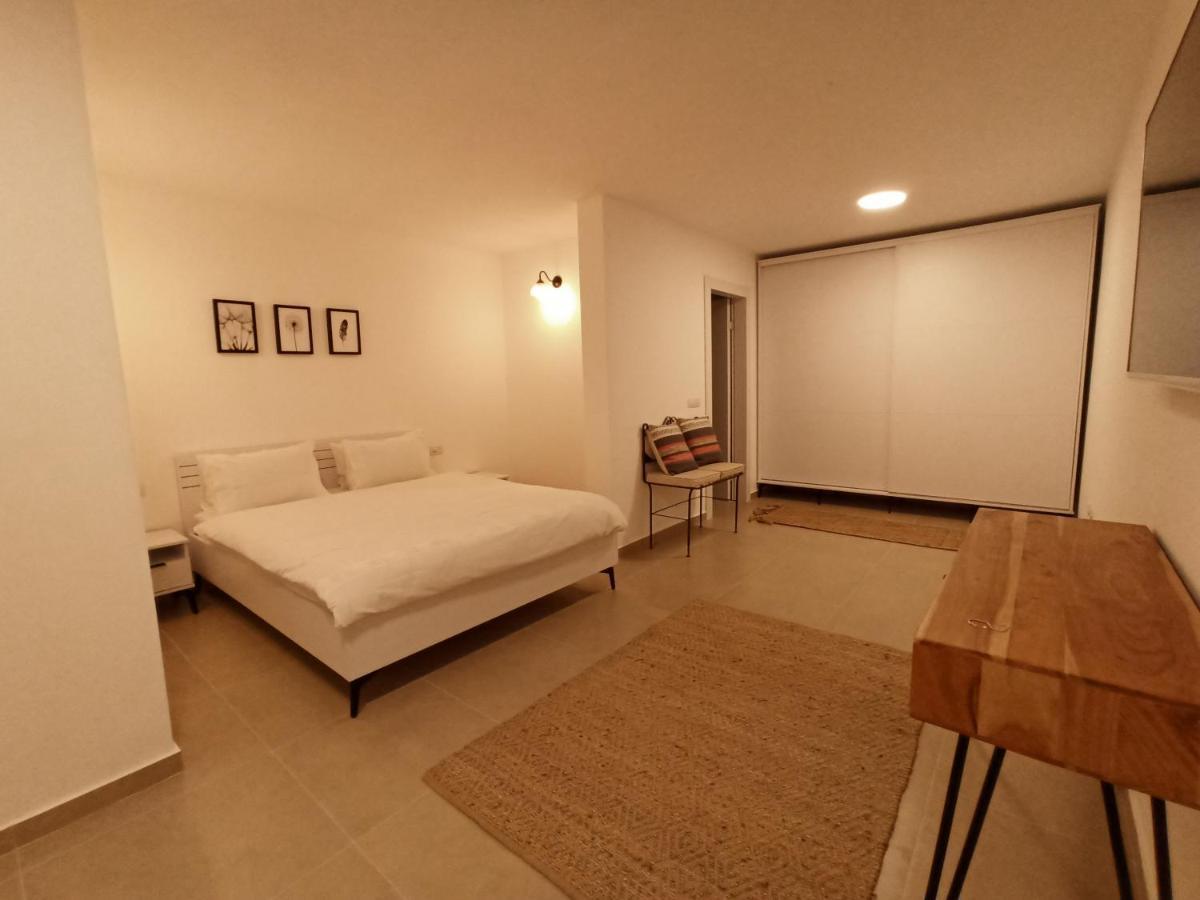 Accommodation At Miss Daisy - להתארח אצל מיס דייזי ロシュ・ピナ エクステリア 写真